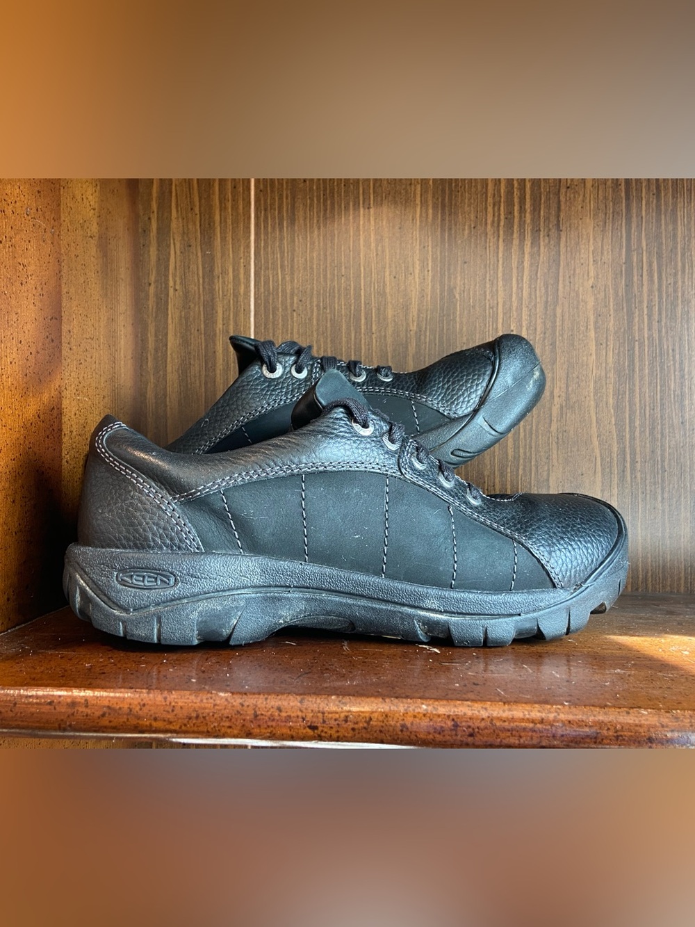 Keen Womens Black Leather Lace-Up Sneakers Anatonic Fit size 10